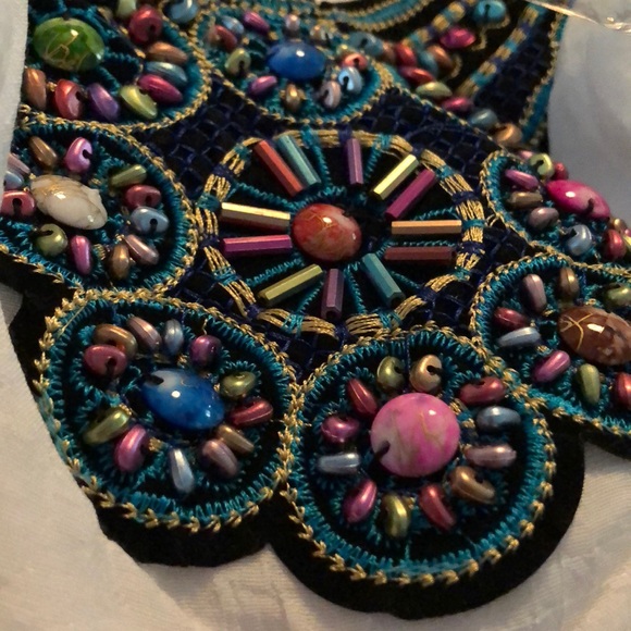 ✨Last One Size L White Beaded & Embroidered Top✨ - Picture 2 of 6